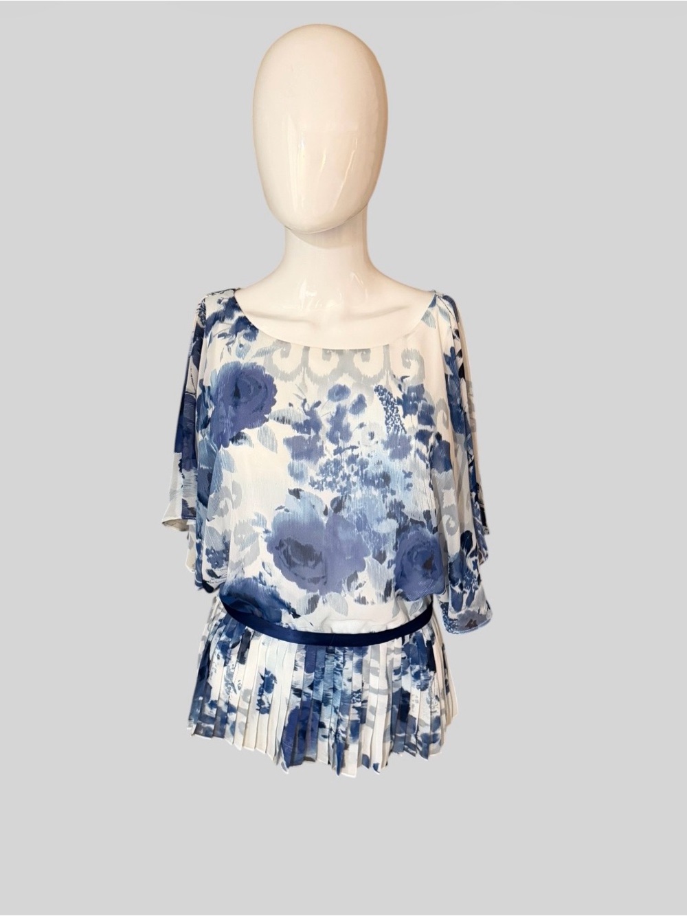 Christopher & Banks  size S Blue and White Floral Pleated Blouse